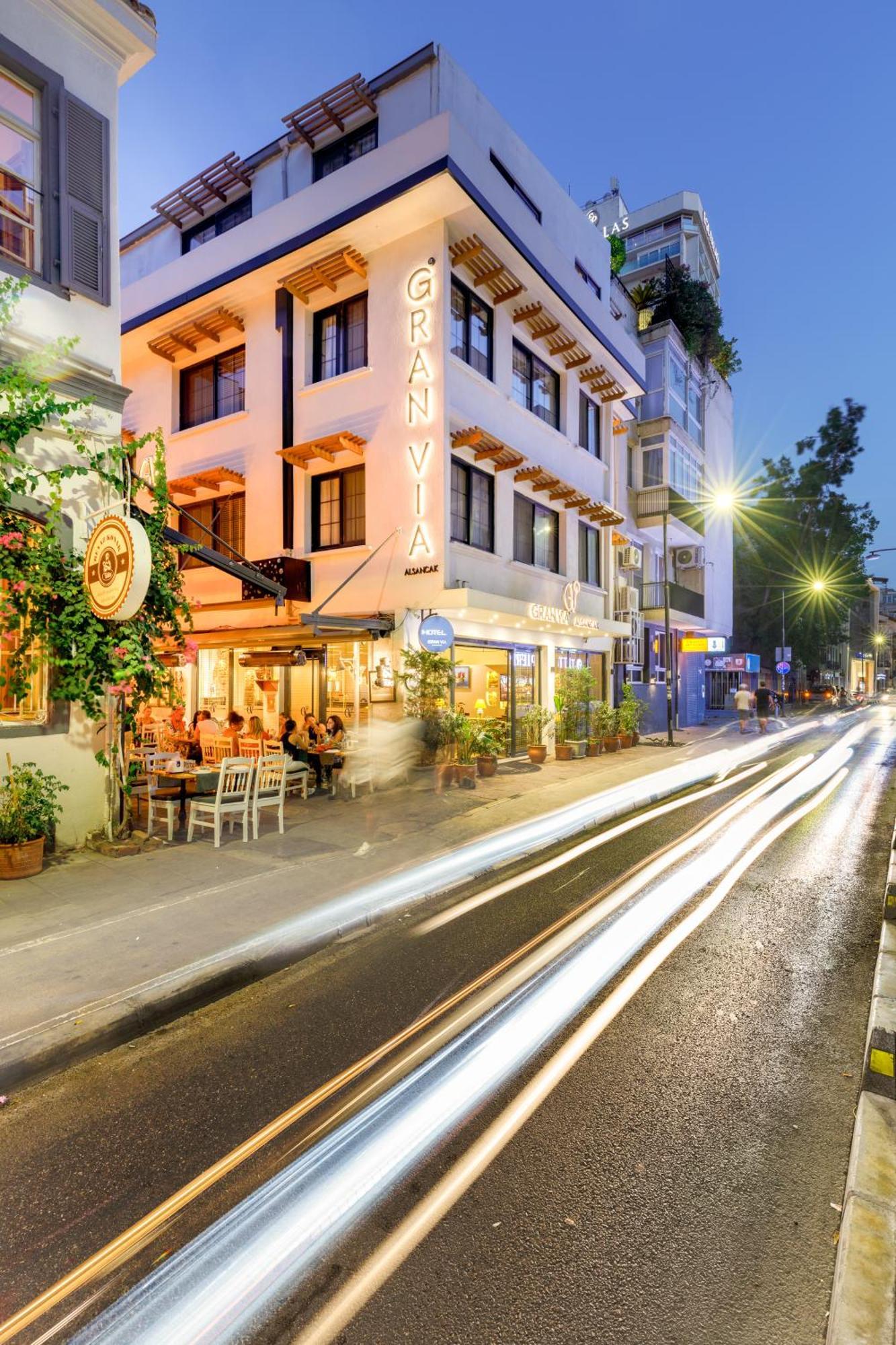 Gran Via Alsancak Hotel Izmir Exterior photo