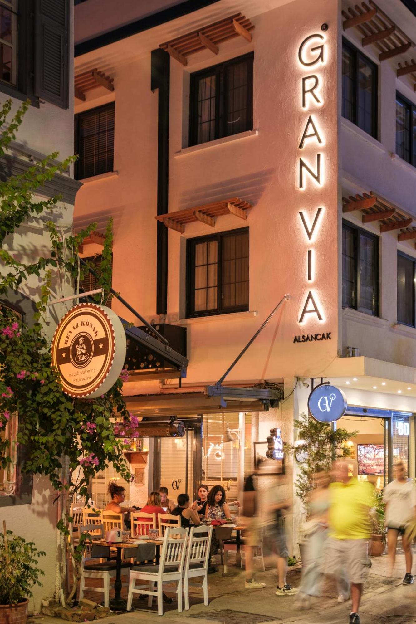 Gran Via Alsancak Hotel Izmir Exterior photo
